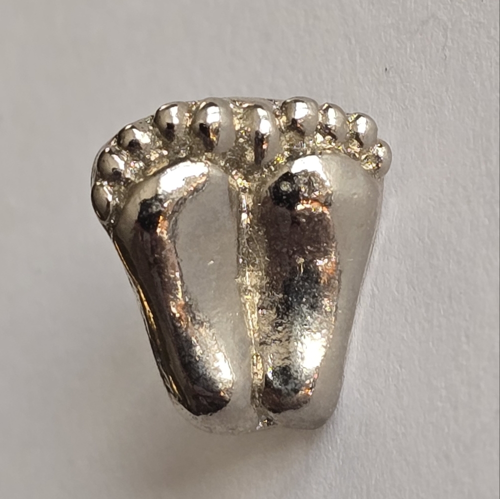Feet pin silver tone brooch foot barefoot lapel